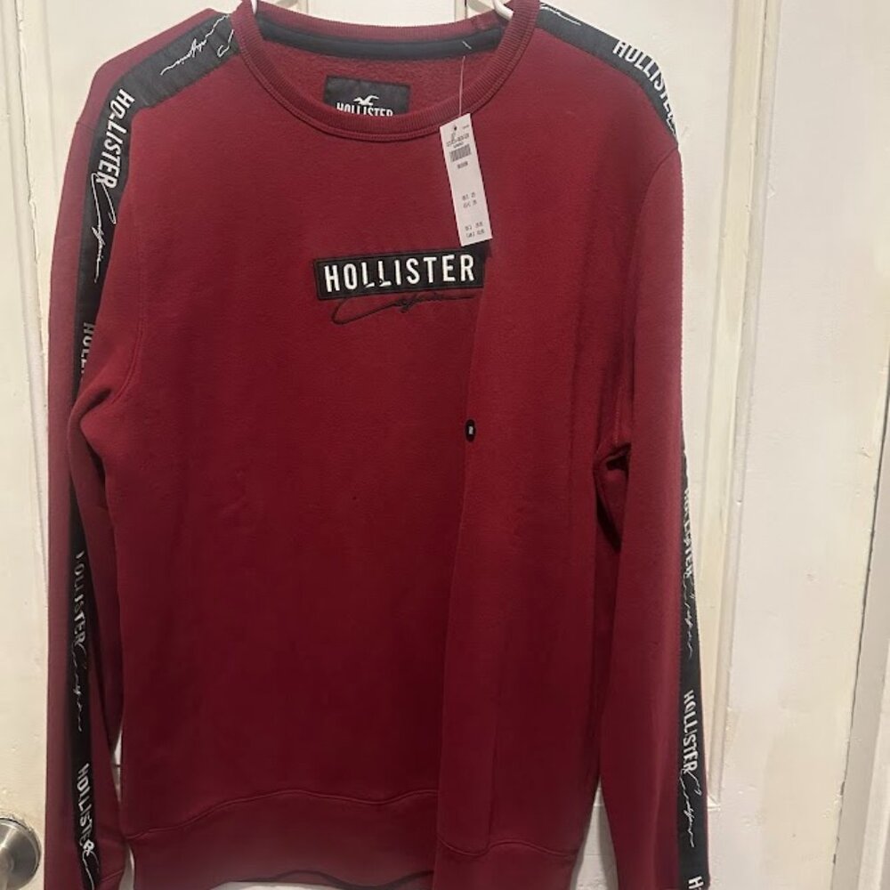 Laid-Back Cool: Men’s Hollister Shirt